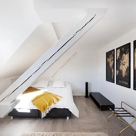 Big Mama With Mobile Aircon, Free Parking