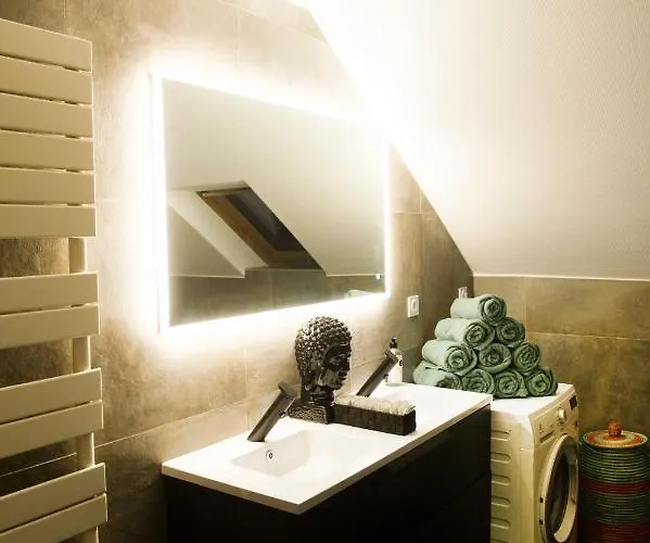 Big Mama With Mobile Aircon, Free Parking Colmar